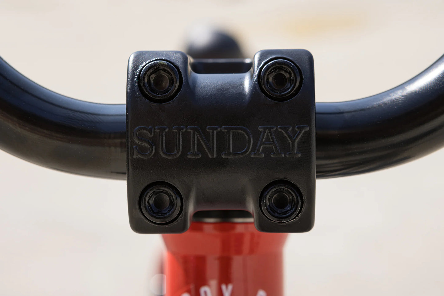 Sunday Primer 18" - Gloss Fire Engine Red